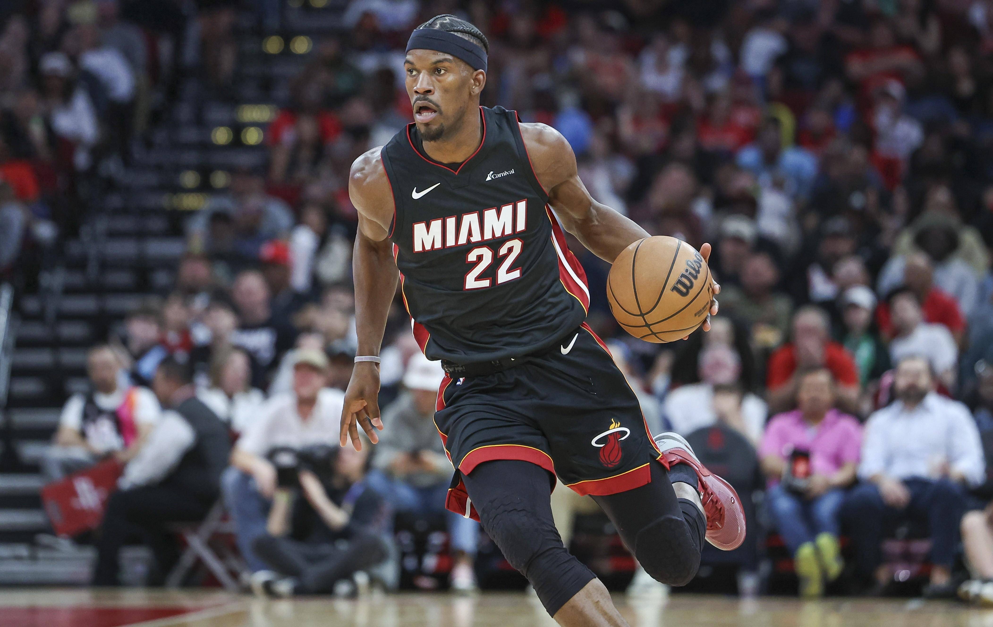 九游入口-巴特勒意外战胜独行侠，重返赛场引爆全场！比赛高潮迭起的简单介绍