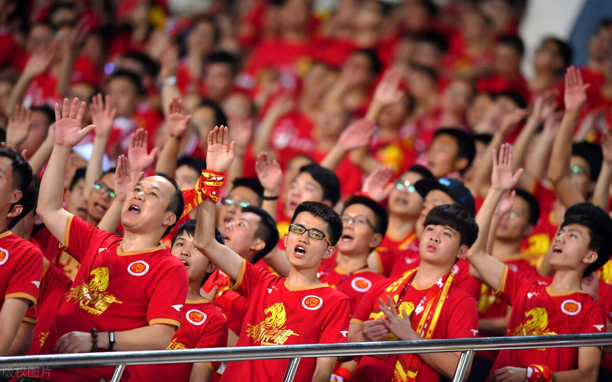 九游互动体验-联赛巅峰对决！闽南独角兽队火力全开漓江鲨队队，棒球赛场再起波澜；团队防守值得称道的简单介绍