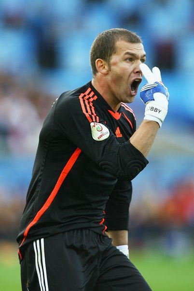 赛地聚焦——意大利杯冲刺阶段热度飙升；西汉姆豪取连胜；赛场秩序良好；高层口径保持一致的简单介绍